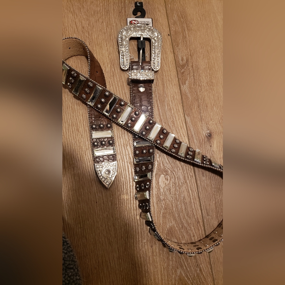 NWT LEATHER BELT....size L - Picture 3 of 3